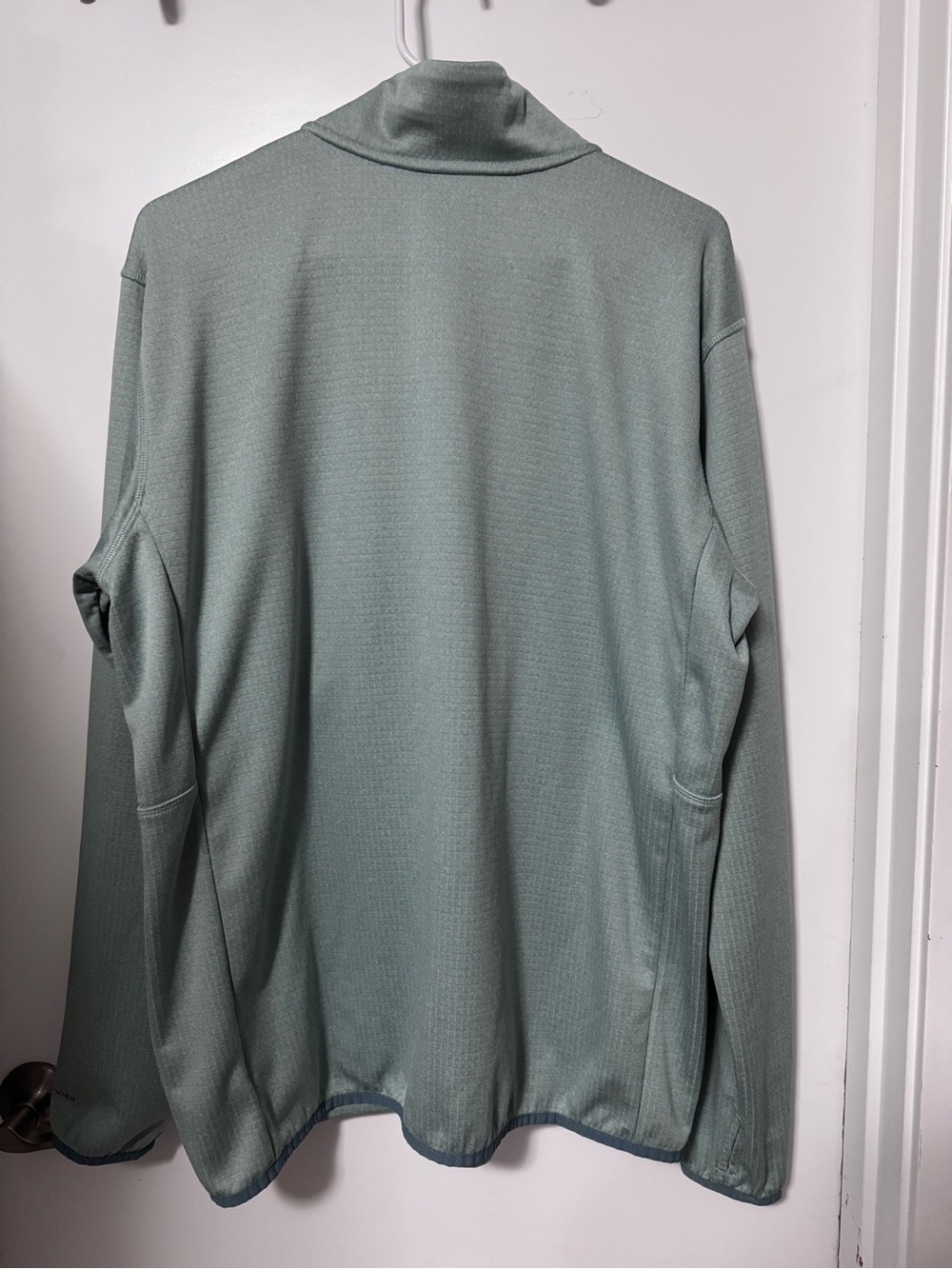 Columbia Light Green Crewneck Sweatshirt with Black Logo - Picture 3 of 4